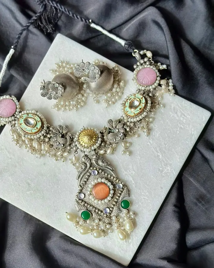 Emerald Kundan Choker